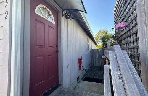McKinleyville House | Sagewood Hideaway- close to town