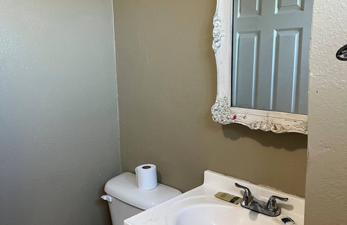 Lancaster Hotel | Sai Park Motel