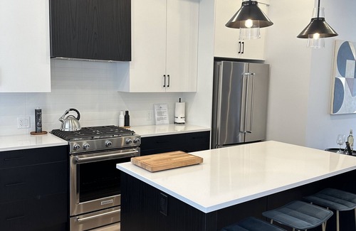 Central Okanagan House | Sail Rock at Shelter Bay, your lakeside retreat 5 minutes from downtown Kelowna.