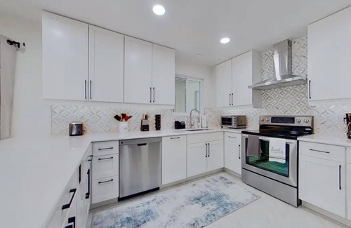 Fort Myers House | Sailors Paradise-Waterfront Gulf & Sailboat access with AC, WIFI, heated Pool!