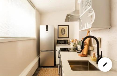 Manayunk House | Saint Davids Cottage in Manayunk, Walk to Train, Main Street