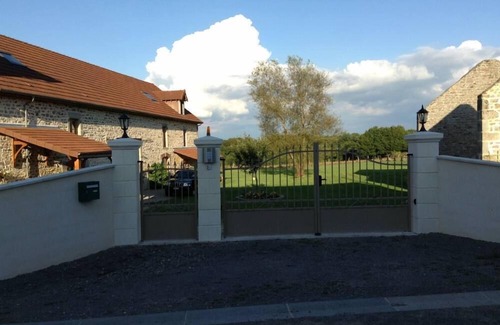 Saint-Emiland House | Saint Emiland: Charmente Maison In a very calm place