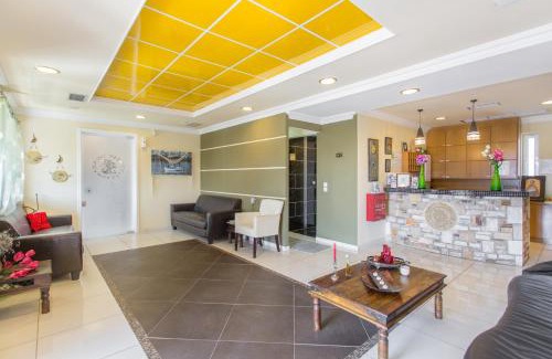 Nea Styra Apartment | Saint George's Hotel