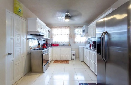 Maxwell Apartment | Saint Hill's The homely spot on the south coast