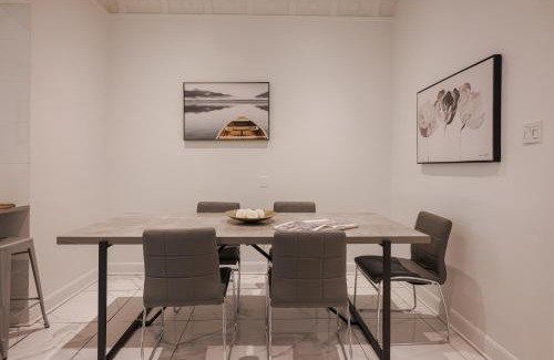 Plateau Mont Royal Apartment | Saint Laurent St Hotel