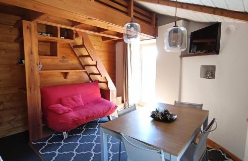 Montgenevre Apartment | Saint Roch Chalet - Superbe appartement cosy dans le village, plein sud. MAE-3641