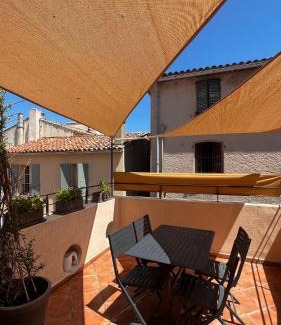 Old Town Apartment | Saint-Tropez Centre - Grand Studio avec terrasse