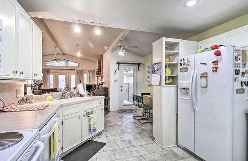 Salado House | Salado Retreat w/Grill & Golf Course Views!