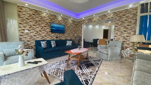 Al-Muntazah Apartment | Salah Eldin 2 bed rooms Super Lux Chalet apartment , Garden&sea view, first floor , Family only سوبر لوكس شاليه دور اول المعموره الشاطىء اسكندريه Mamoura Alexandria مع كارنيهات الدخول طول السنه و الشاطىء الخاص من اول مايو لنهايه اكتوبر للعائلات