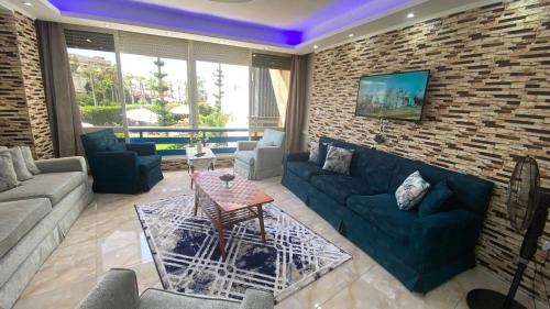 Al-Muntazah Apartment | Salah Eldin 2 bed rooms Super Lux Chalet apartment , Garden&sea view, first floor , Family only سوبر لوكس شاليه دور اول المعموره الشاطىء اسكندريه Mamoura Alexandria مع كارنيهات الدخول طول السنه و الشاطىء الخاص من اول مايو لنهايه اكتوبر للعائلات