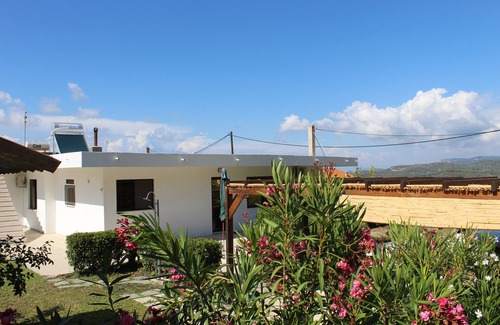 Salakos House | Salakos Mountain View Home