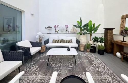 Lisbon Old Town Apartment | Salazar Palace