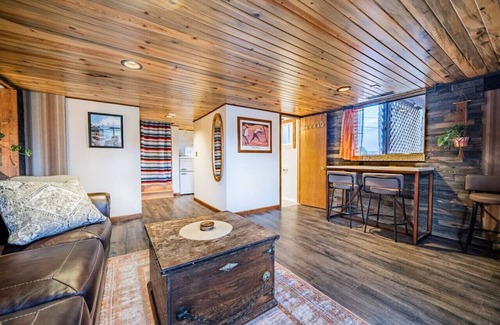Estes Park Apartment | SALE! Dogs OK! Hot tub & king bed near Nat`l Park