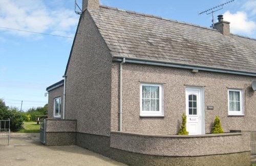 Rhiw House | Salfur