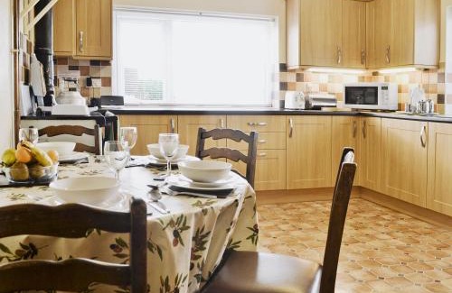 Rhiw House | Salfur