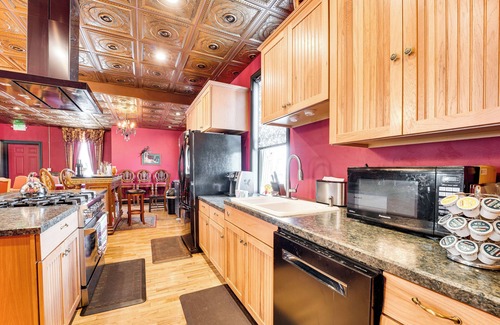 Prosser Apartment | Saloon-Style Prosser Loft in WA Wine Country!
