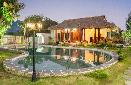 Hoa Vang House | Salt Electrolysis Pool 2BR 2BA kitchen Ba Na Hills