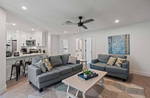 Pinecraft House | Salt Life Villa with heated pool & outdoor dining