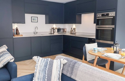 Southwold Cottage | SALT MARSH HOUSE, SOUTHWOLD, pet friendly, with a garden in Southwold