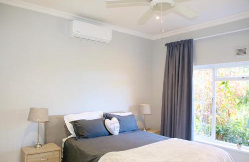 Umhlali Beach Apartment | Salt Rock Beach Retreat with Private pool