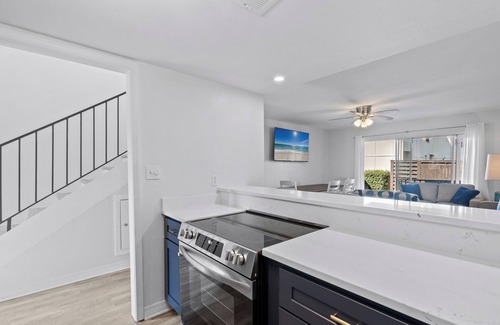 Pensacola Beach Condo | "Salt Therapy"| Pensacola Beach Access steps away! | Dog-Friendly Townhome