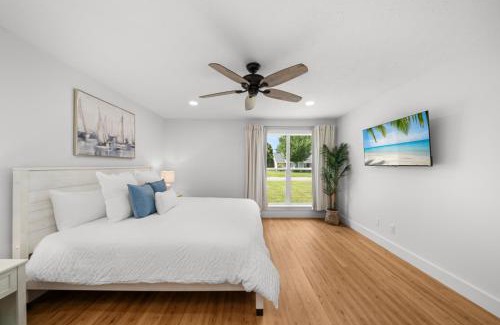 Panama City House | Salt Water POOL, GAME room, KING BED &PET friendly