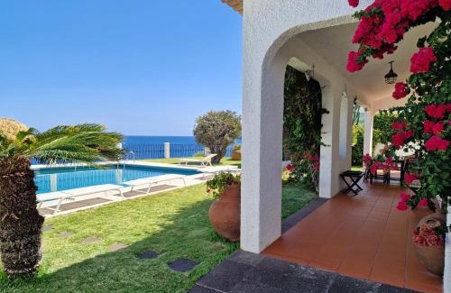 Santa Cruz House | Salt Water Villa