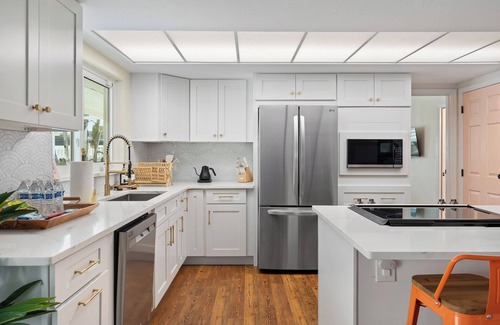 Bradenton House | 🍊Saltwater Heated Pool, Massage Chair, 12 Mins from Anna Maria, Sleeps 12