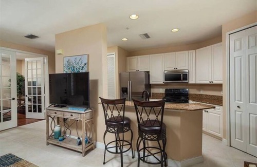 North Naples Condo | Saltwater Olympic-Sized Pool and Close to Beach 2bed/2bath in North Naples