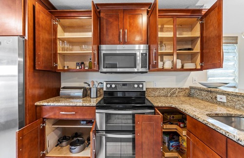 Isle of Palms House | Saltwater Pool I Firepits I Large Fenced Backyard I 4 Miles to Beach