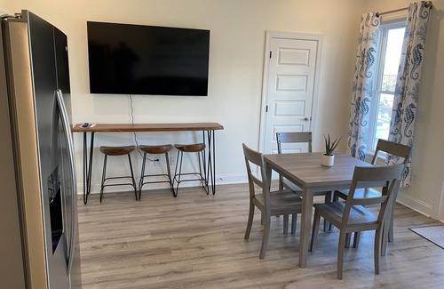 Emerald Isle House | Salty Emerald- 3rd row house with private pool. Sleeps 18- 5 BR and 4.5 Bathroom