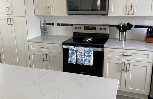 Emerald Isle House | Salty Emerald- 3rd row house with private pool. Sleeps 18- 5 BR and 4.5 Bathroom