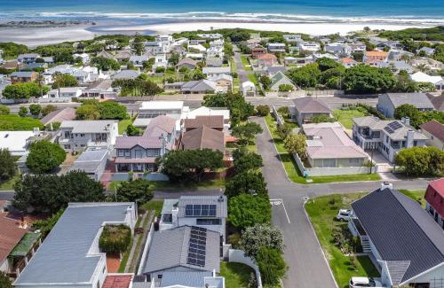 Voelklip House | SAM's - Sea And Mountain