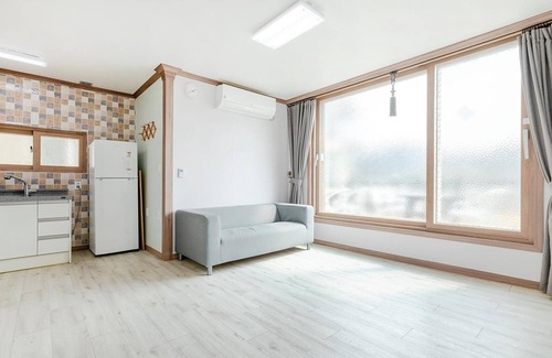 Donghae House | Samcheok Bongsuni-unni Pension