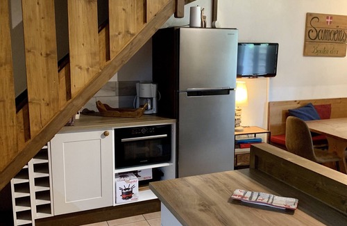 Samoens Ski Chalet | Samoens Village, Sleeps 8 - 9, 4 Bedrooms, 2 bathrooms, Shared Pool.