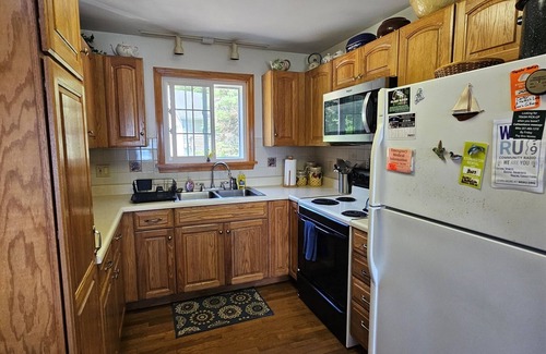 Stonington Cottage | Sams Cottage - Ocean View Cottage near the Village