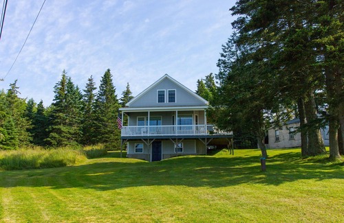 Stonington Cottage | Sams Cottage - Ocean View Cottage near the Village