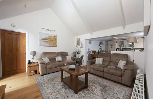 St. Mawgan House | Samson Cottage - Pet friendly bungalow set in the pretty village of St Mawgan