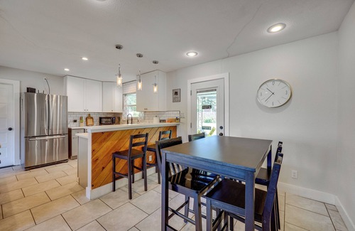 Shearer Hills - Ridgeview House | San Antonio Home, 2 Mi to Airport - Pets Welcome!