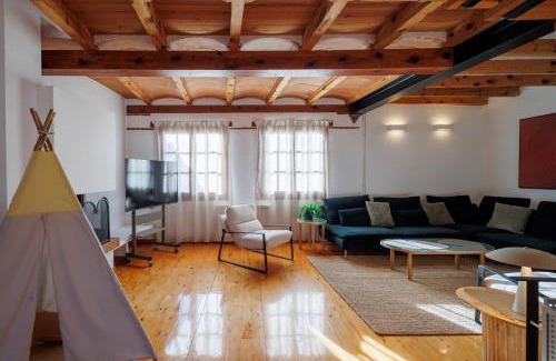 Logrono Historic Centre House | San Bartolome SB11 Casa con encanto bodega aire acondicionado y vistas al centro histórico by Apartamentoslogrono