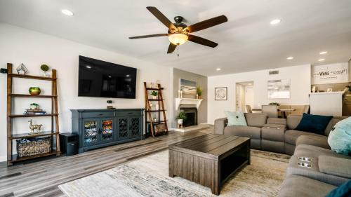 Rancho Penasquitos House | San Diego Family Getaway - Spa, Pool, and Patio