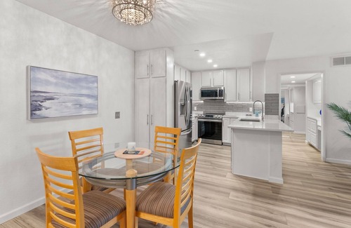 Downtown San Diego Condo | SAN DIEGO MARINA CONDO, FULLY FURNISHED/2-BR, 2-BA/2-CAR/SEAPORT VILLAGE/TROLLEY