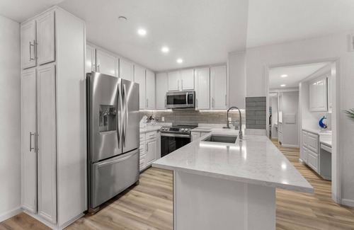 Downtown San Diego Condo | SAN DIEGO MARINA CONDO, FULLY FURNISHED/2-BR, 2-BA/2-CAR/SEAPORT VILLAGE/TROLLEY