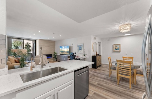 Downtown San Diego Condo | SAN DIEGO MARINA CONDO, FULLY FURNISHED/2-BR, 2-BA/2-CAR/SEAPORT VILLAGE/TROLLEY