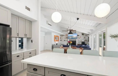 San Carlos House | San Diego Oasis- A Retro Retreat w/King Size Bed!