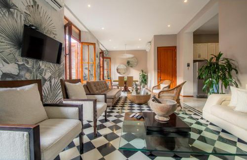 Centro Apartment | San Pedro Claver Luxury in the walled city