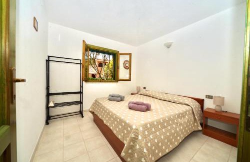 Case Peschiera-Lu Fraili House | [San Teodoro] Villetta Esmeralda