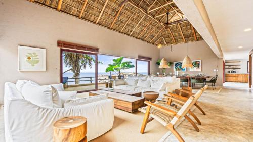 South Shore Hotel Area Apartment | San Xoaquin Casa Ventana al Mar, Amazing Ocean View by Kivoya