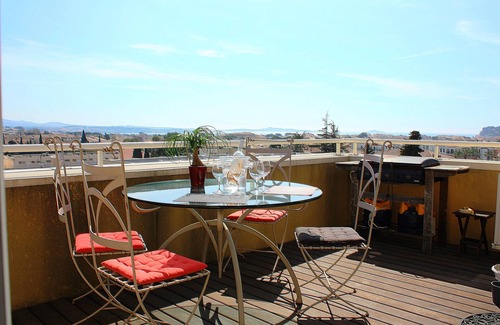 Sanary-sur-Mer Apartment | SANARY SUPERB APARTMENT SEA VIEW LARGE TERRACE PARKING OR GARAGE