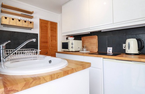 St Ives Cottage | SANCTUARY COTTAGE, romantic, character holiday cottage in St Ives